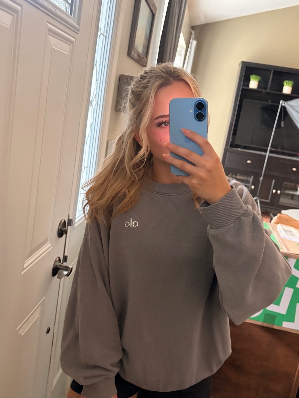 ALO Accolade Gray Crewneck Sweatshirt